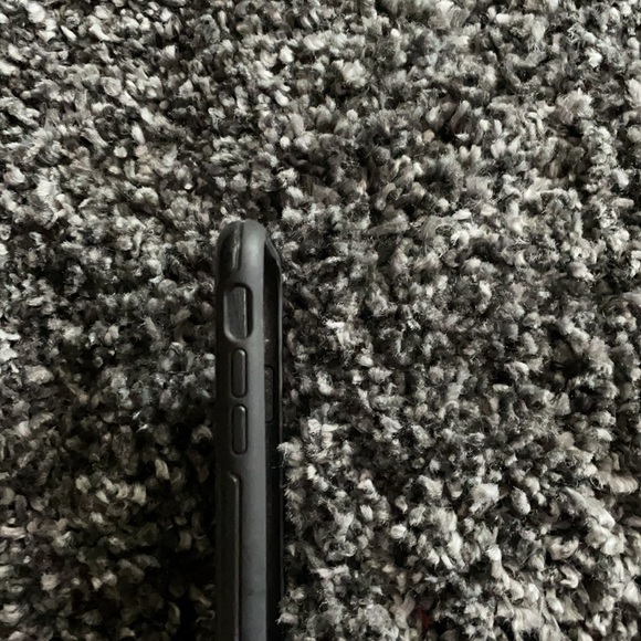 Otterbox iPhone case - Picture 2 of 4